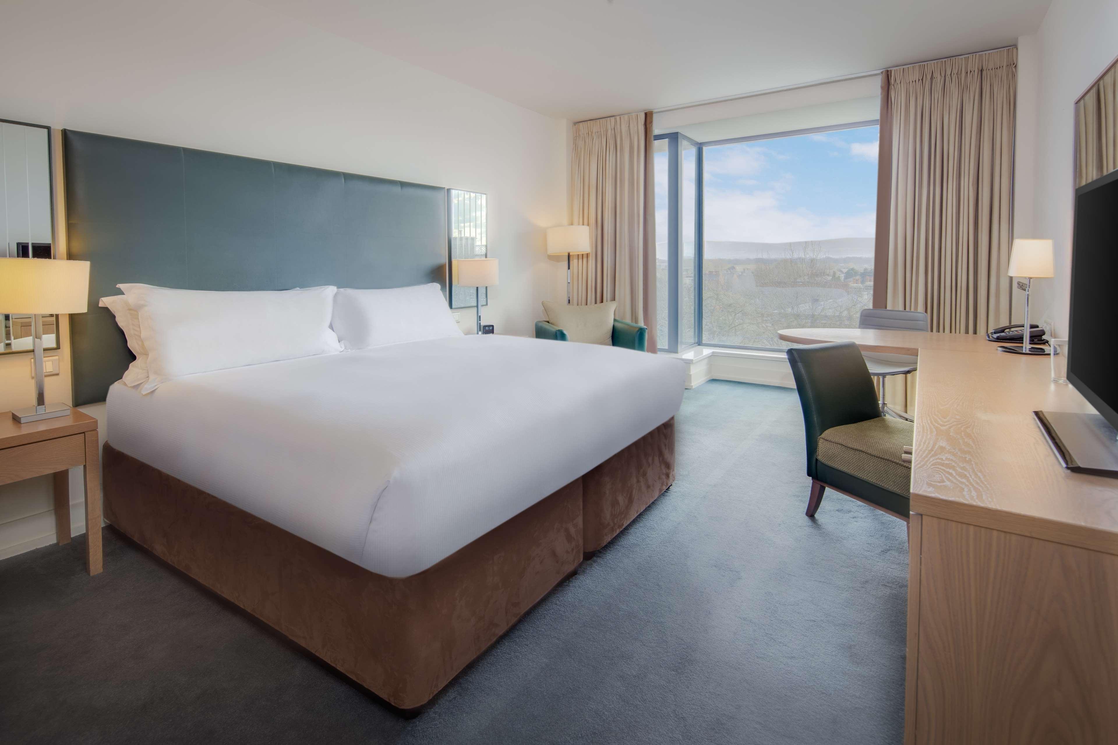 Hilton Dublin Kilmainham Hotel Exterior foto