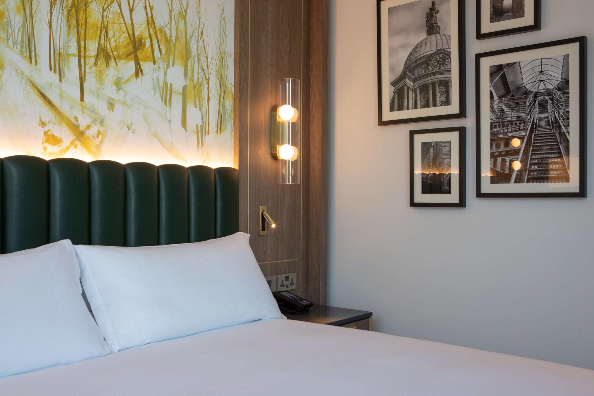 Hilton Dublin Kilmainham Hotel Exterior foto