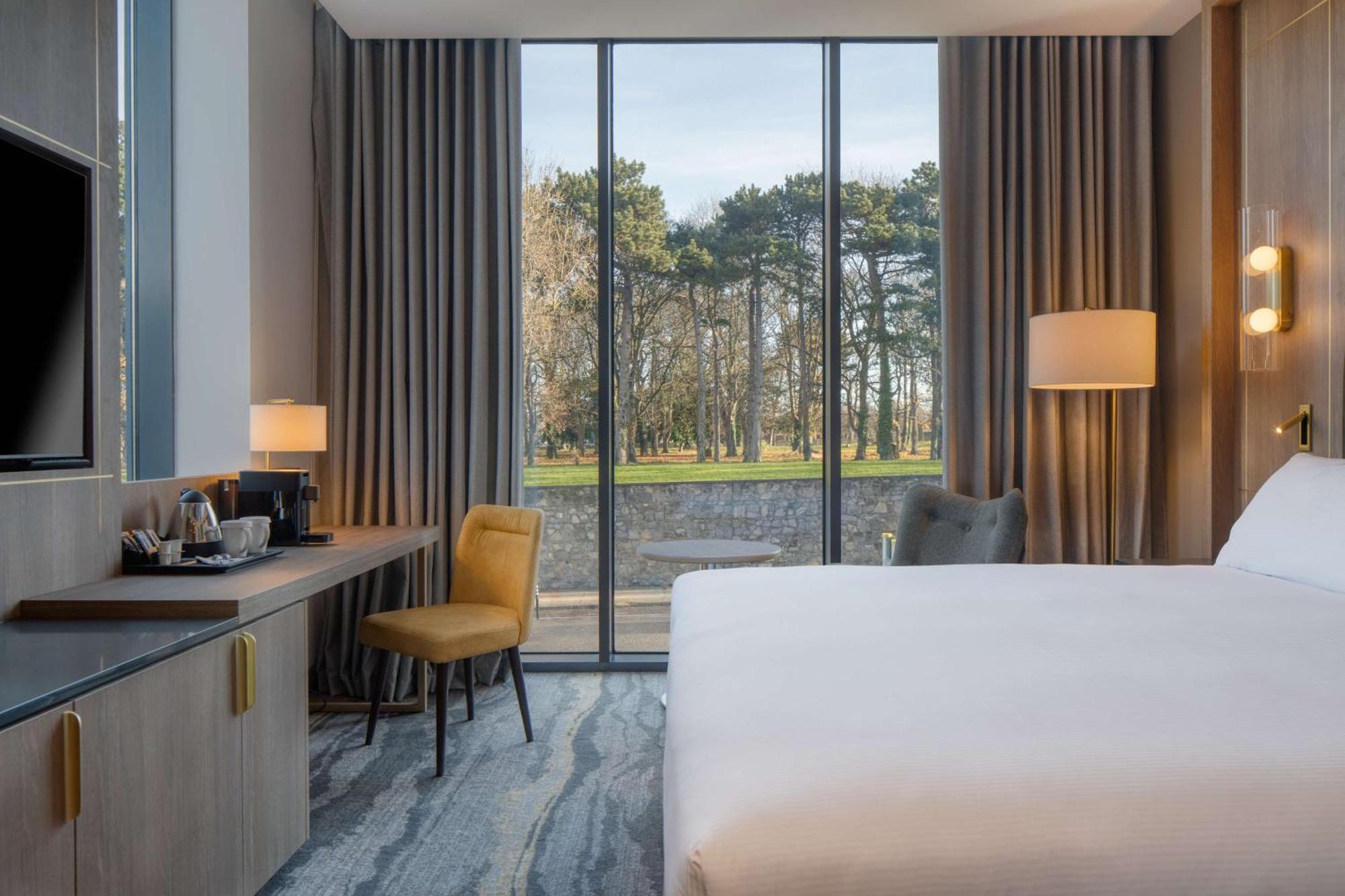 Hilton Dublin Kilmainham Hotel Exterior foto